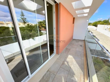 Moradia T2 para Venda em Albufeira e Olhos de Água
