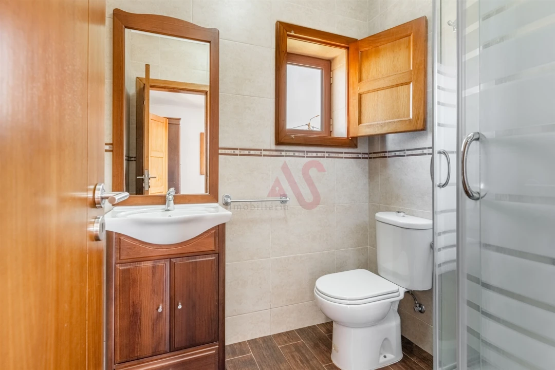 Moradia T4 para Venda em Campanhó e Paradança Foto 15