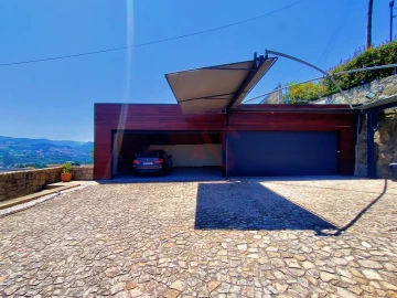 Moradia T5 para Venda em Lordelo