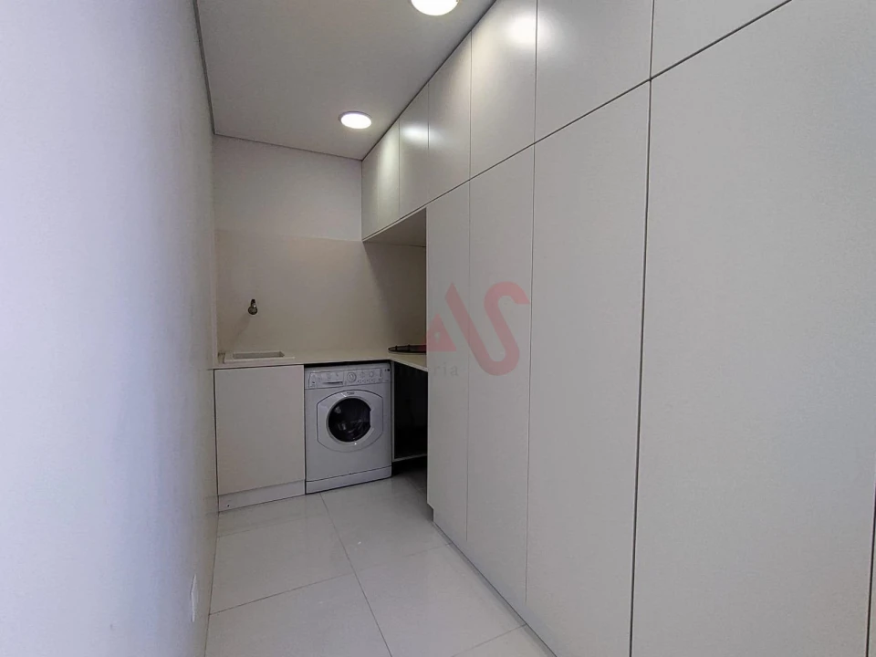 Moradia T5 para Venda em Lordelo Foto 10