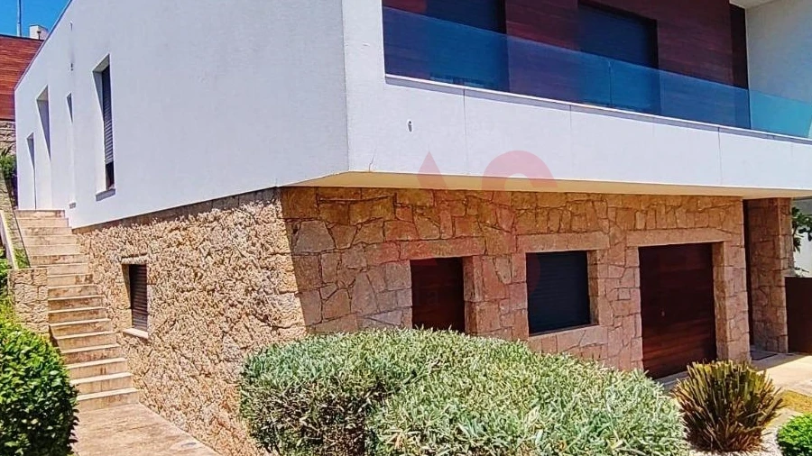 Moradia T5 para Venda em Lordelo