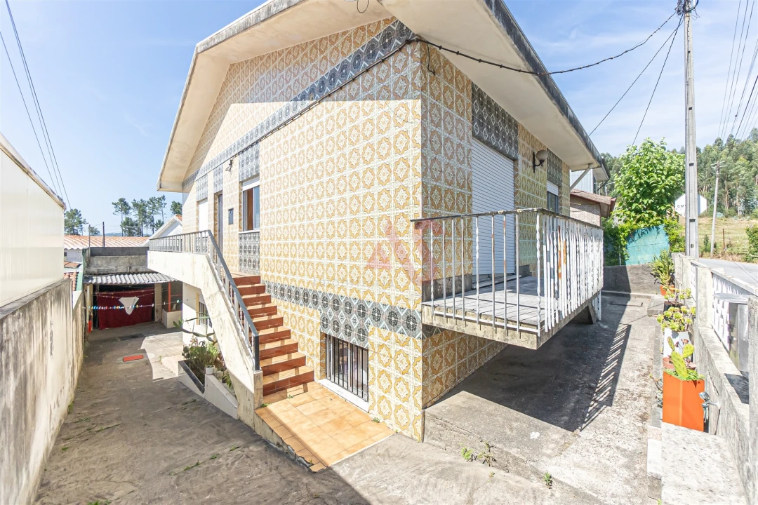 Moradia T4 para Venda em Alfena Foto 3