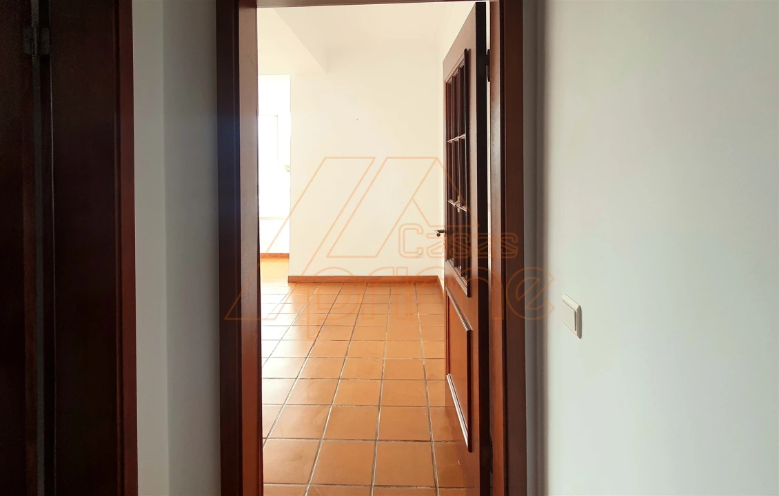 Apartamento T2 para Arrendamento em Santo Antonio dos Olivais Foto 19