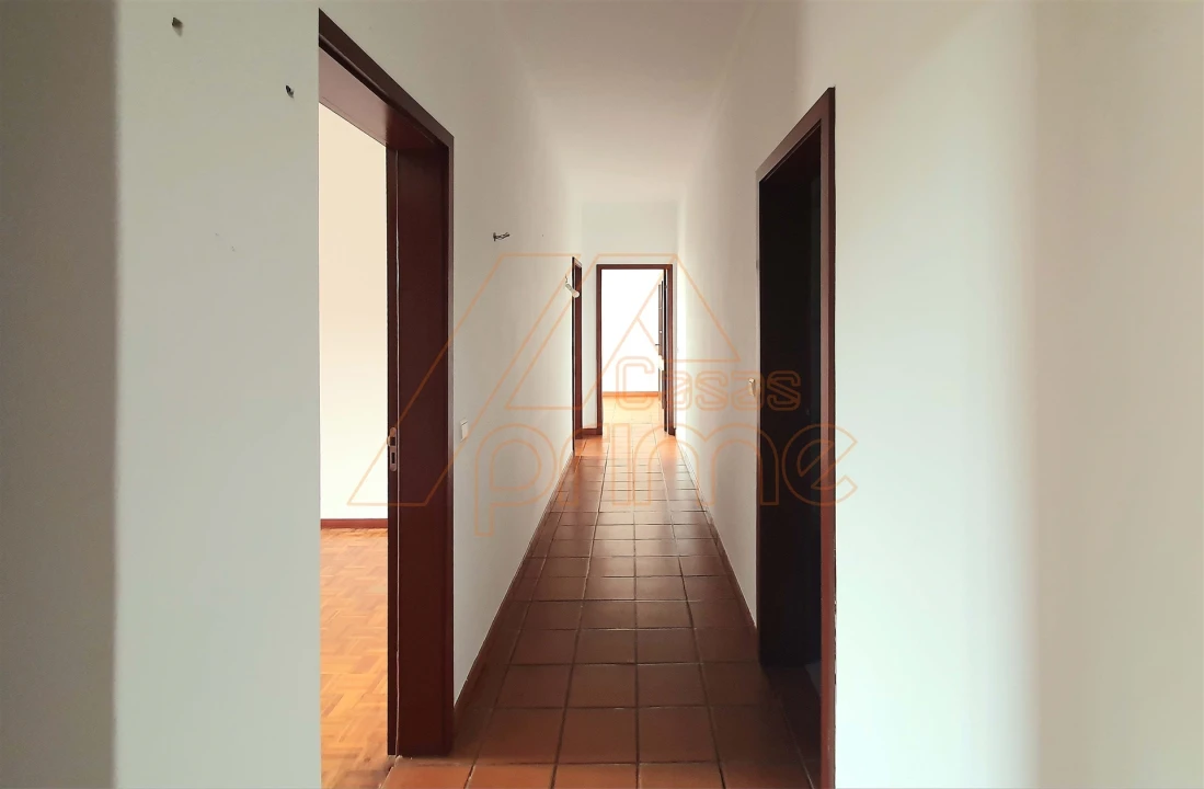 Apartamento T2 para Arrendamento em Santo Antonio dos Olivais Foto 5