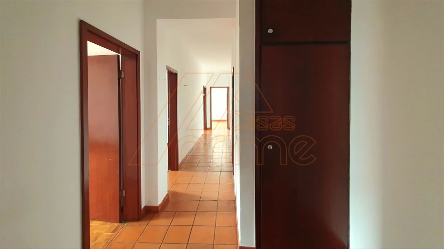 Apartamento T2 para Arrendamento em Santo Antonio dos Olivais Foto 3