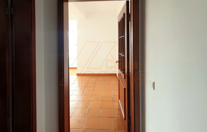 Apartamento T2 para Arrendamento em Santo Antonio dos Olivais Foto 19