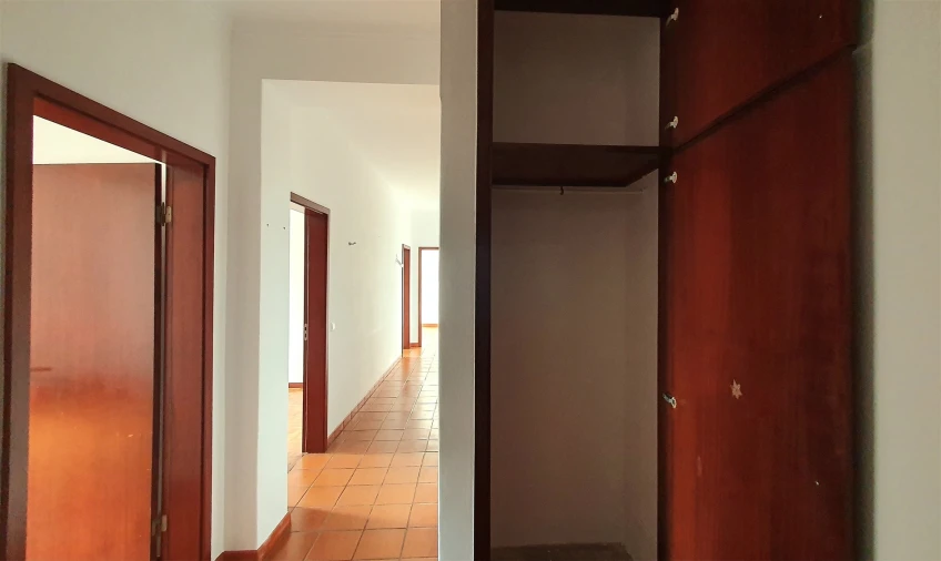 Apartamento T2 para Arrendamento em Santo Antonio dos Olivais Foto 4