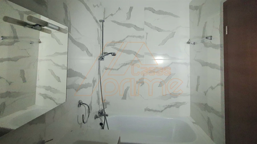 Apartamento T2 para Arrendamento em Santo Antonio dos Olivais Foto 18