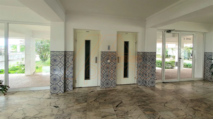 Apartamento T2 para Arrendamento em Santo Antonio dos Olivais Foto 28