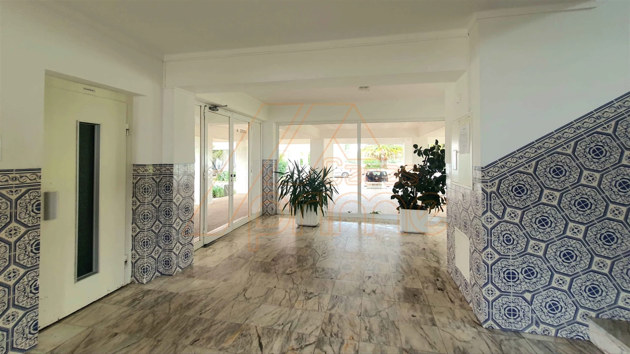 Apartamento T2 para Arrendamento em Santo Antonio dos Olivais Foto 27