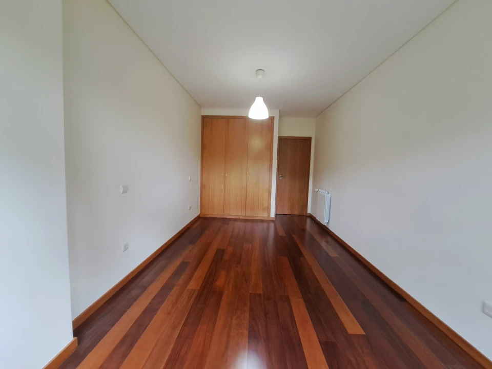 Apartamento T2 para Arrendamento em Gualtar Foto 15