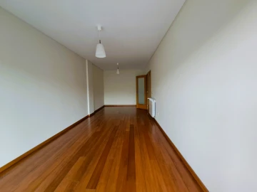 Apartamento T2 para Arrendamento em Gualtar