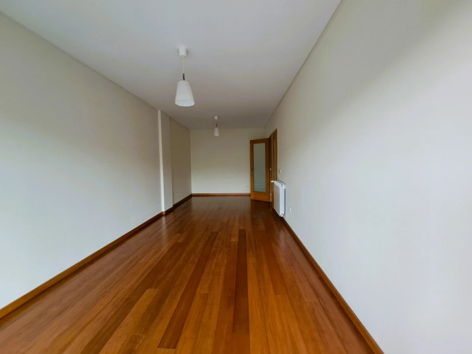 Apartamento T2 para Arrendamento em Gualtar Foto 8