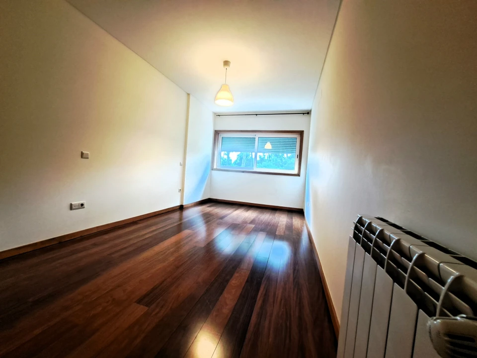 Apartamento T2 para Arrendamento em Gualtar Foto 12