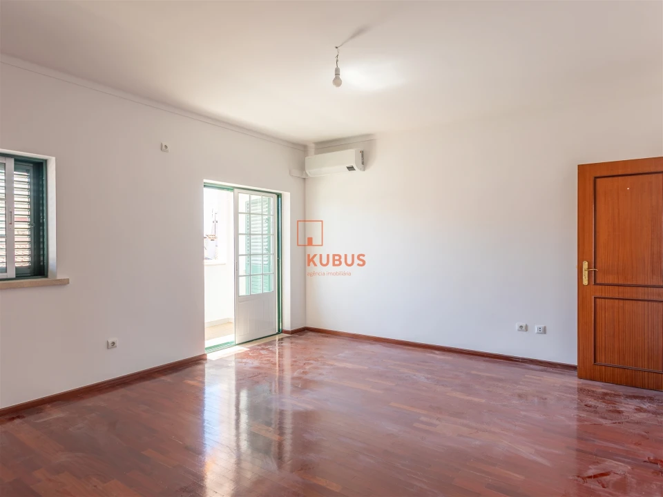 Moradia T5 para Venda em São João Baptista Foto 20