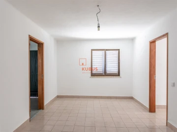 Moradia T5 para Venda em São João Baptista