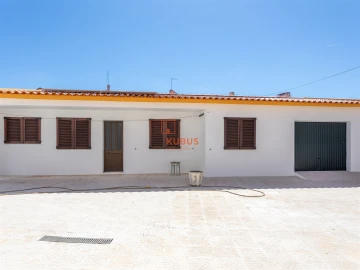 Moradia T5 para Venda em São João Baptista