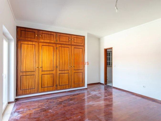 Moradia T5 para Venda em São João Baptista Foto 11