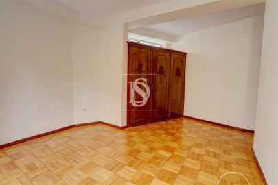 Apartamento T3 para Venda em Póvoa de Varzim, Beiriz e Argivai