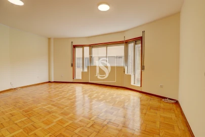 Apartamento T3 para Venda em Póvoa de Varzim, Beiriz e Argivai