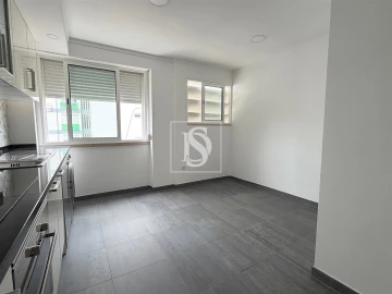 Apartamento T2 para Arrendamento em Moita