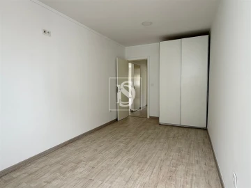 Apartamento T2 para Arrendamento em Moita
