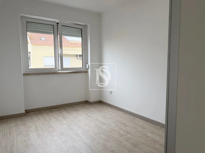 Apartamento T2 para Arrendamento em Moita Foto 11