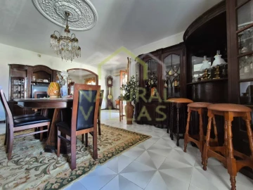 Moradia T5 para Venda em Loule (São Sebastião)