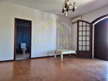 Moradia T5 para Venda em Loule (São Sebastião)