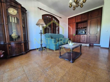 Moradia T5 para Venda em Loule (São Sebastião)