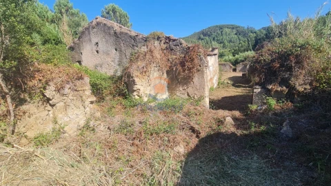 Quinta T3 para Venda em Maxial e Monte Redondo