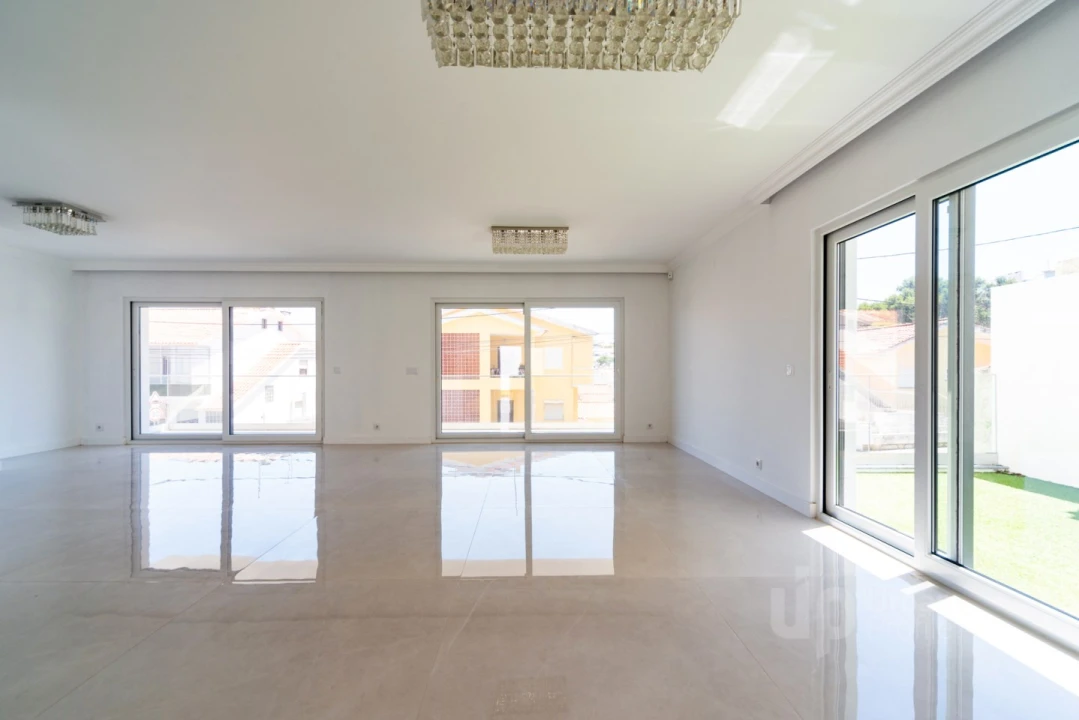 Moradia T5 para Venda em Alcabideche Foto 4