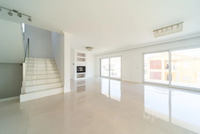 Moradia T5 para Venda em Alcabideche