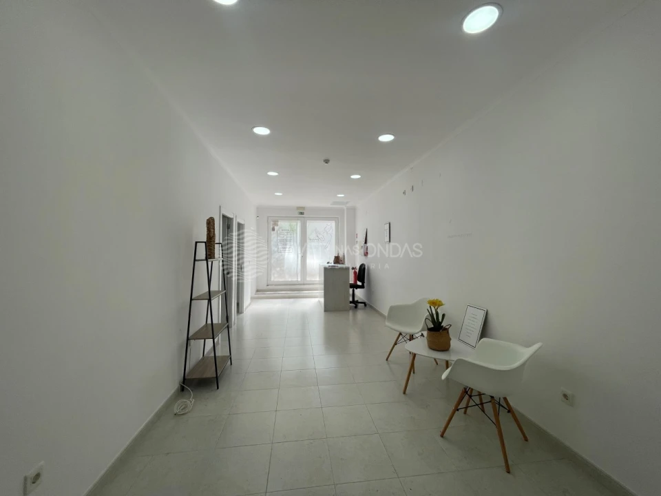 Loja para Venda em Setubal (São Sebastião) Foto 2