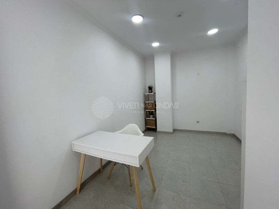 Loja para Venda em Setubal (São Sebastião) Foto 5