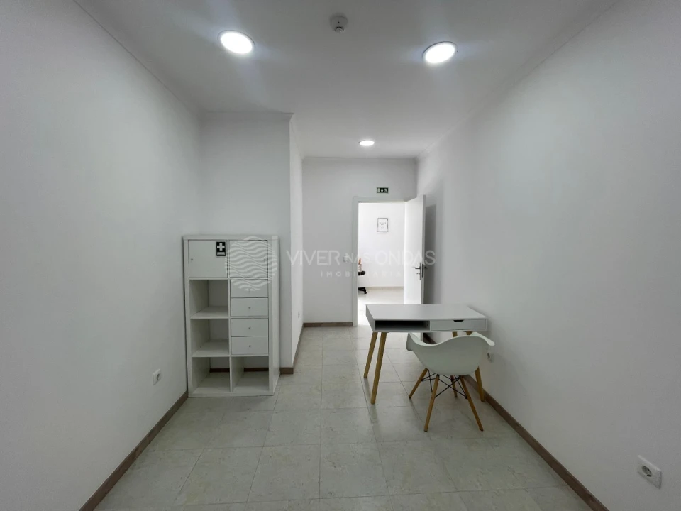 Loja para Venda em Setubal (São Sebastião) Foto 6