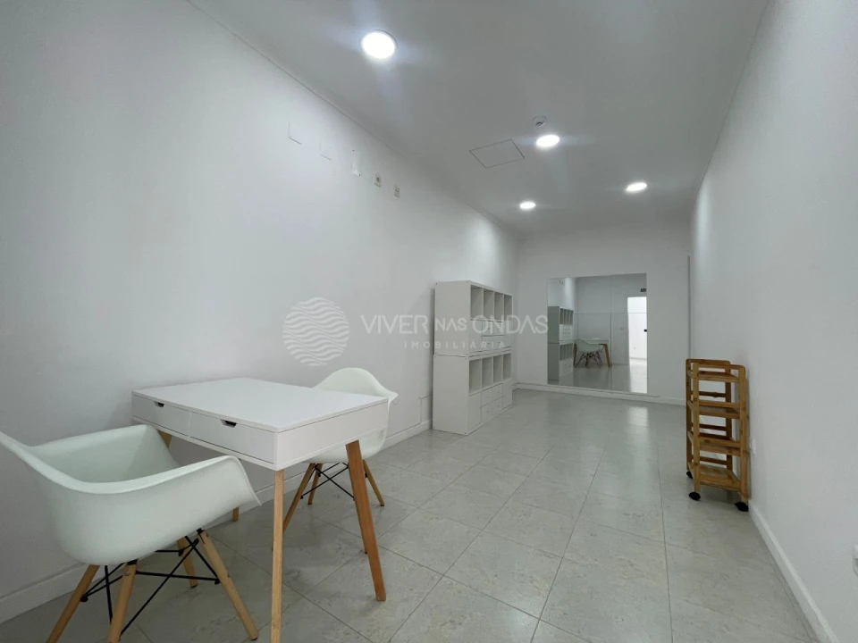 Loja para Venda em Setubal (São Sebastião) Foto 11