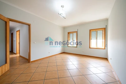 Apartamento T1 para Venda em O. Azeméis, Riba-Ul, Ul, Macinhata Seixa, Madail