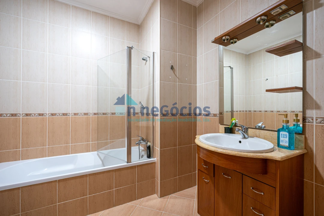 Apartamento T1 para Venda em O. Azeméis, Riba-Ul, Ul, Macinhata Seixa, Madail Foto 3