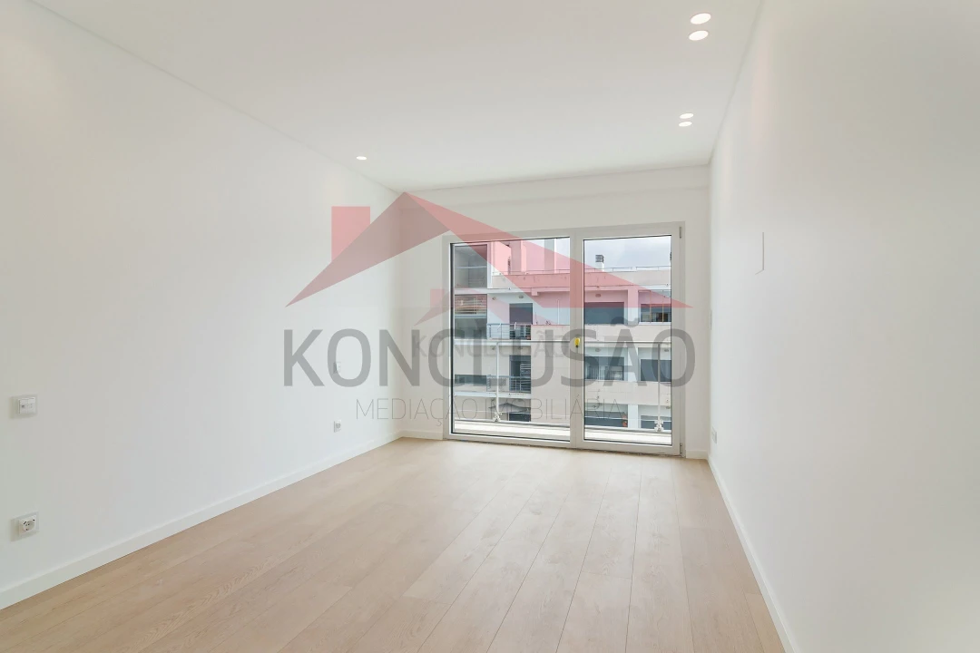 Apartamento T3 para Venda em Santa Iria de Azoia, São João da Talha e Bobadela Foto 8