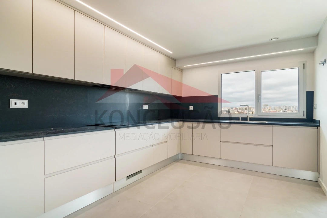 Apartamento T3 para Venda em Santa Iria de Azoia, São João da Talha e Bobadela Foto 3