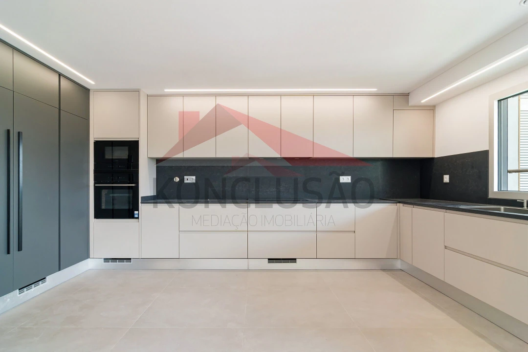 Apartamento T3 para Venda em Santa Iria de Azoia, São João da Talha e Bobadela Foto 4