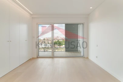 Apartamento T4 para Venda em Santa Iria de Azoia, São João da Talha e Bobadela