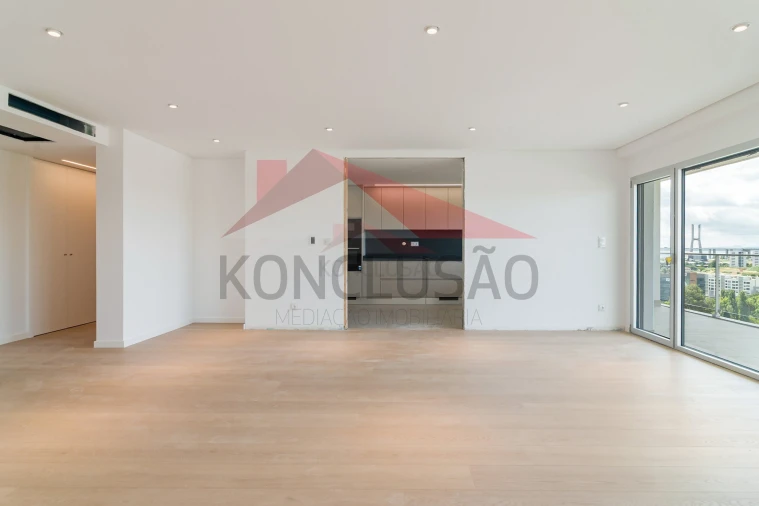 Apartamento T4 para Venda em Santa Iria de Azoia, São João da Talha e Bobadela Foto 4