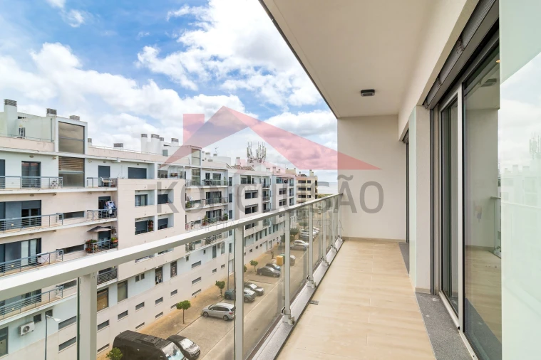 Apartamento T4 para Venda em Santa Iria de Azoia, São João da Talha e Bobadela Foto 19