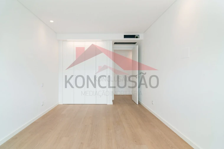 Apartamento T4 para Venda em Santa Iria de Azoia, São João da Talha e Bobadela Foto 14