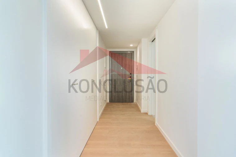Apartamento T4 para Venda em Santa Iria de Azoia, São João da Talha e Bobadela Foto 11
