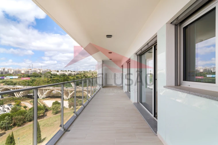 Apartamento T4 para Venda em Santa Iria de Azoia, São João da Talha e Bobadela Foto 9
