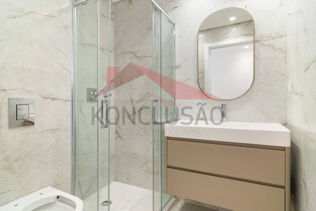 Apartamento T4 para Venda em Santa Iria de Azoia, São João da Talha e Bobadela Foto 12