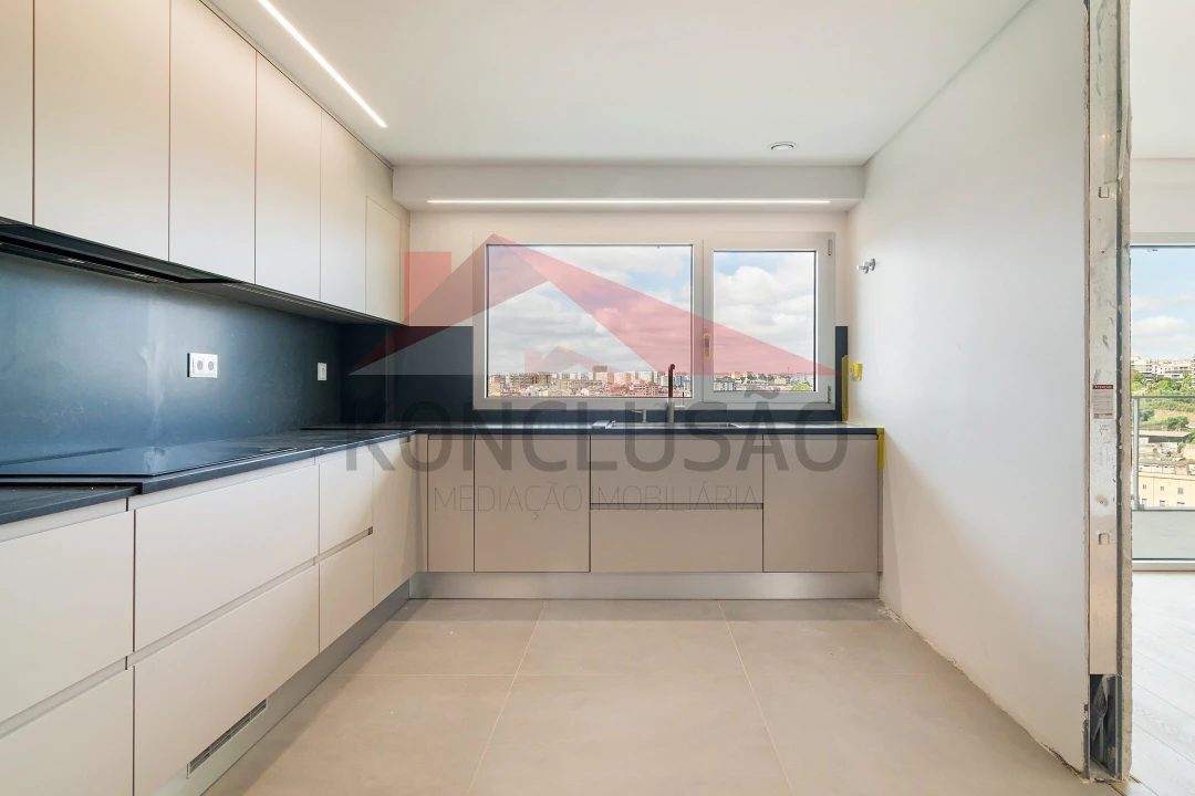 Apartamento T4 para Venda em Santa Iria de Azoia, São João da Talha e Bobadela Foto 5